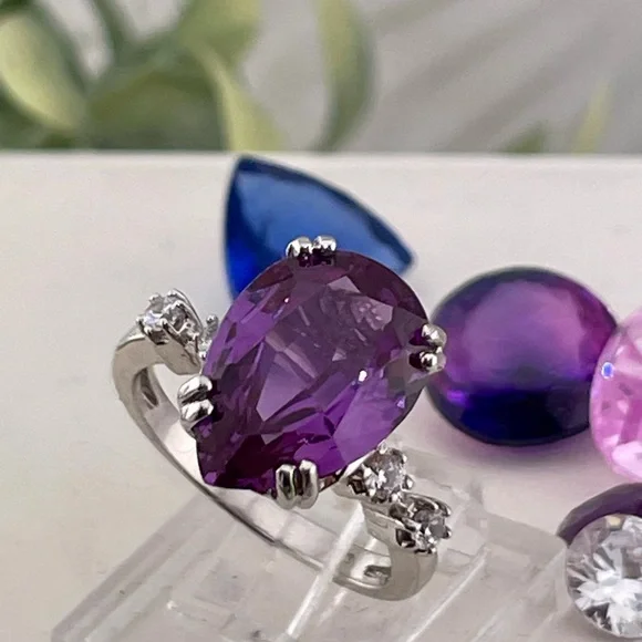 8ct Purple Sapphire silver ring 925 white sapphire accents size 6.5 - Picture 8 of 17